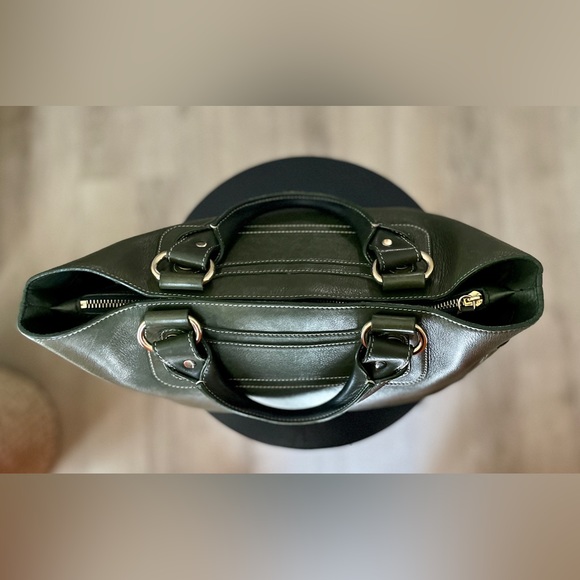 100% AUTHENTIC, like-new & barely used, Céline Boogie Bag in Olive Green Leather - Picture 7 of 16